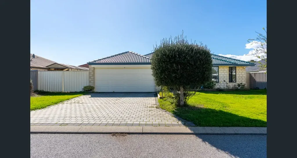 Spacious 4-Bed Family Home in a Prime Shoalwater Location