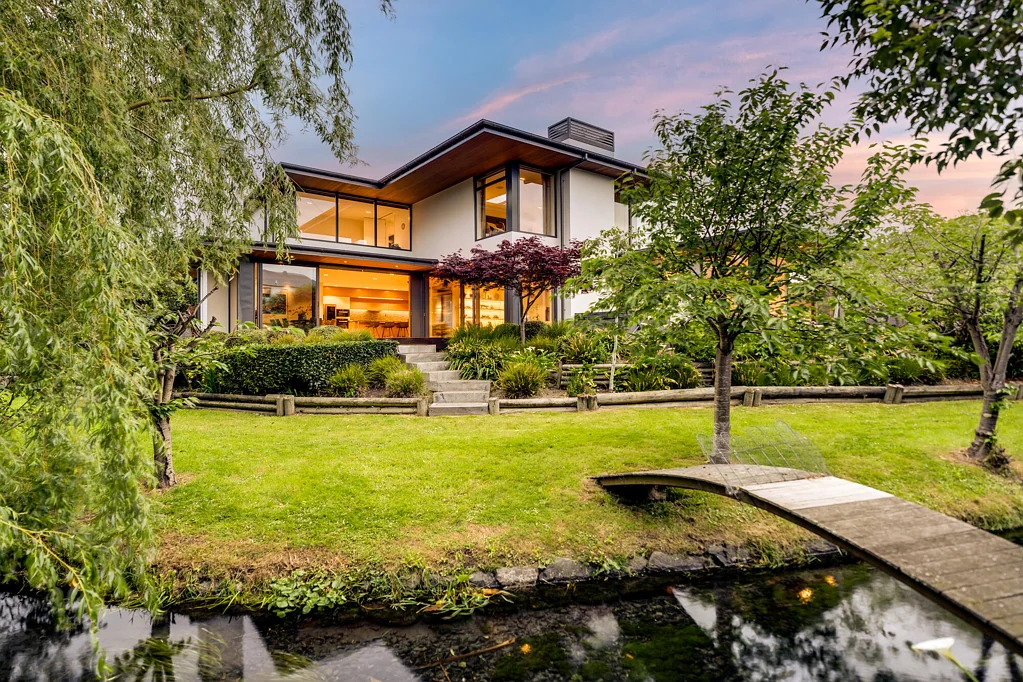 Fendalton 4房 黄金地段稀缺资产！O'Neil设计+Metzger建造，悬挑露台+水疗池，划入顶尖学区！ Relocated Vendor, Architectural Prestige Must Be Sold
