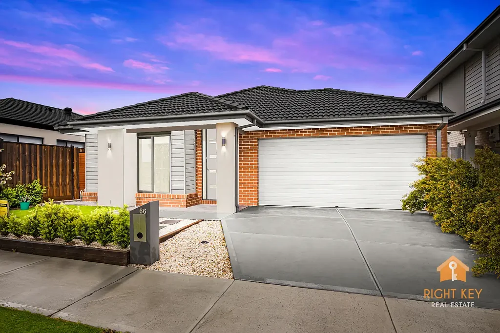 66 Carora Circuit, Clyde North, VIC 3978