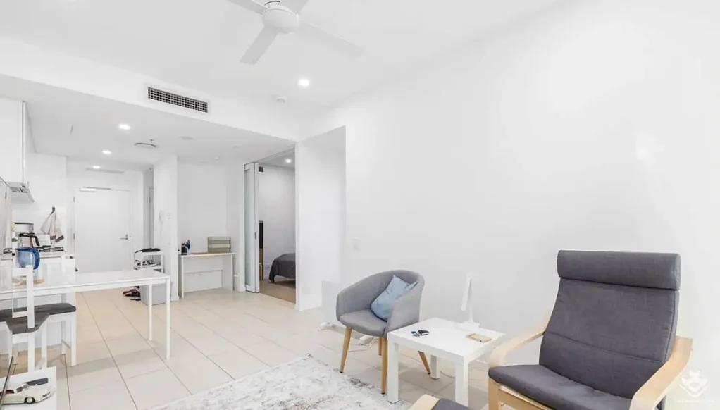Large 1 Bedroom + Study Newstead