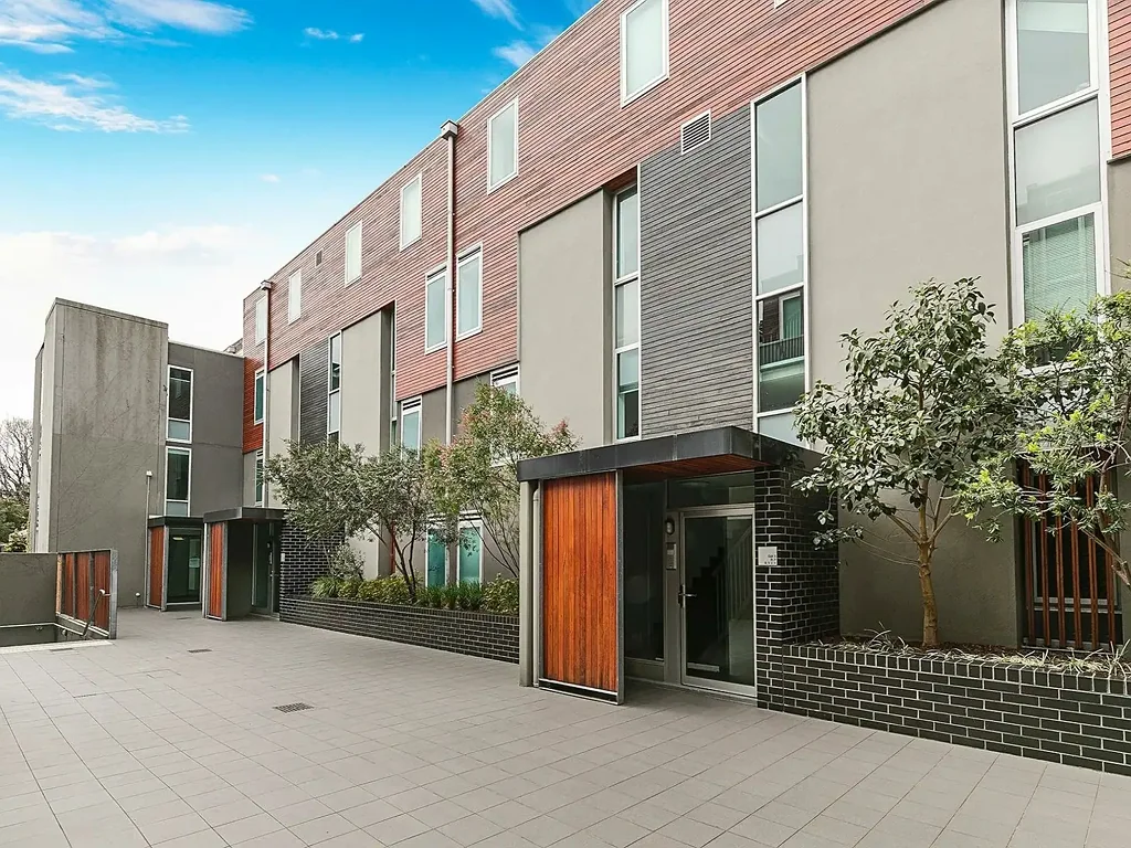 Fully Furnished in the Heart of St Kilda