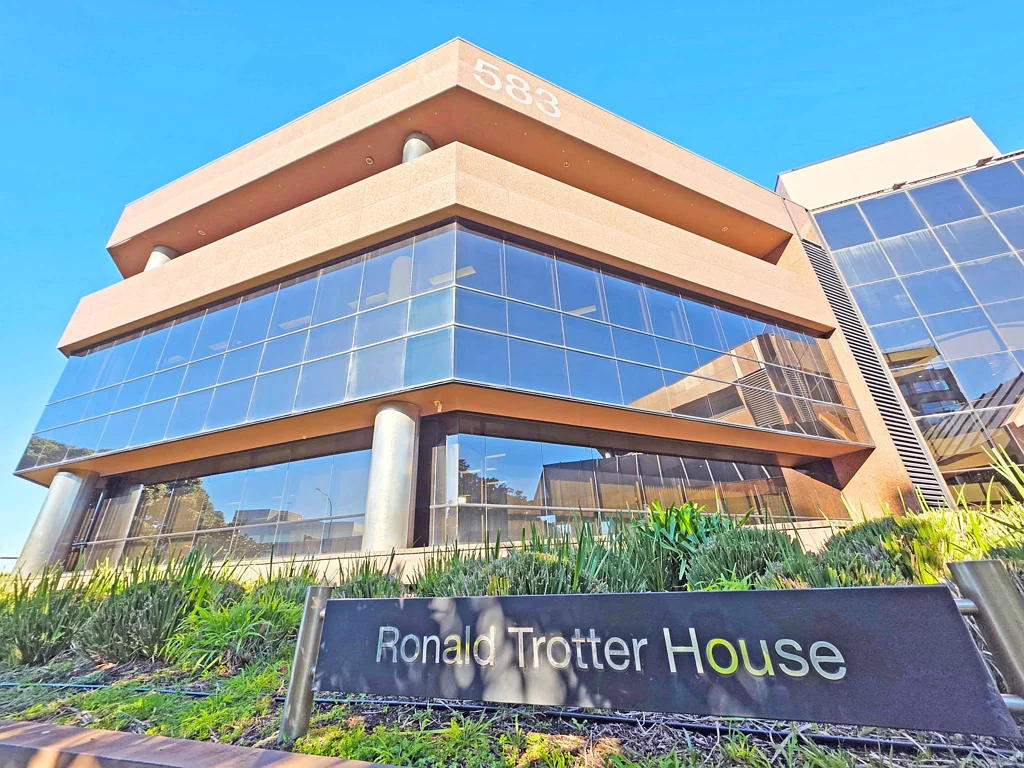Penrose CONNECT BUSINESS PARK - RON TROTTER HOUSE

 