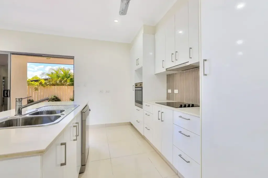 Coolalinga 3 Bedroom MODERN VILLA