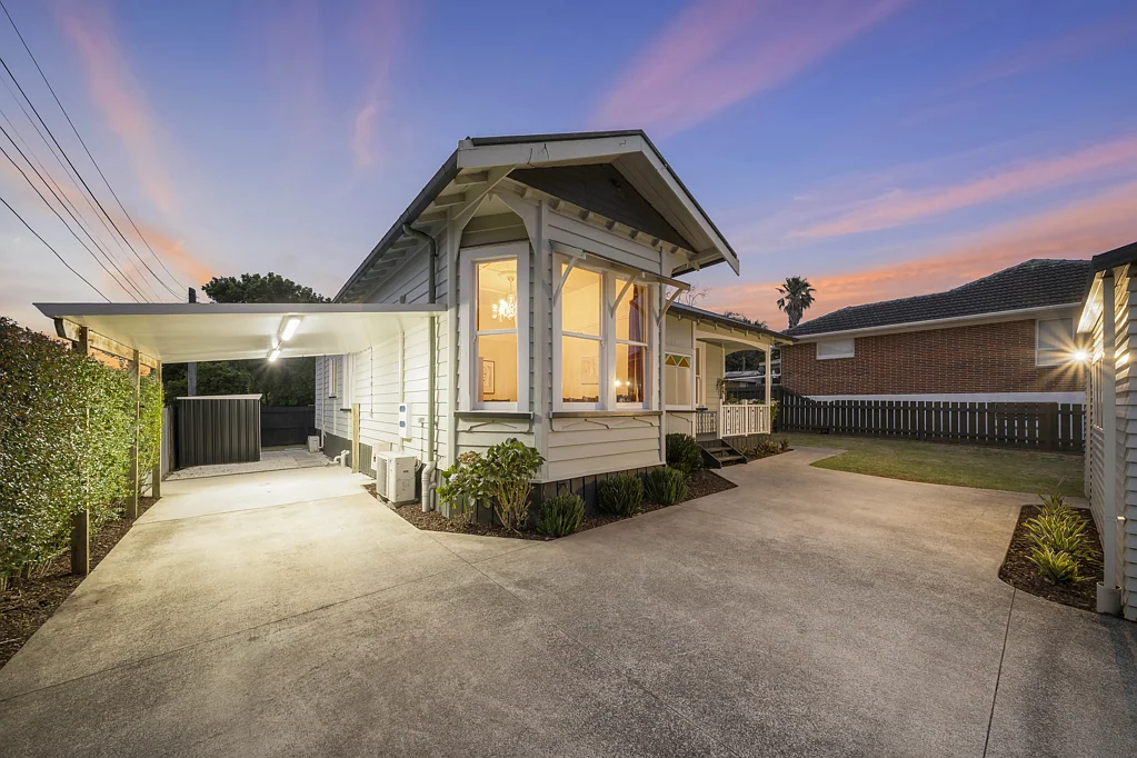 Papatoetoe 3ห้องนอน Beautifully-aged 1920s Character Classic!