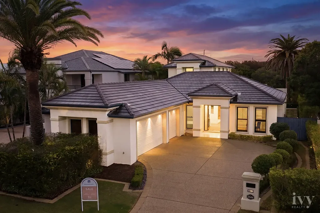 Hope Island 5房  Peace, Privacy and Contemporary Waterfront Elegance