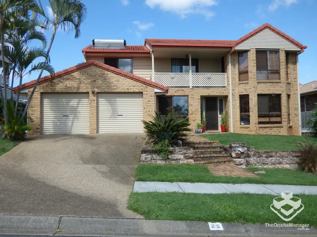 LARGE FAMILY HOME IN A QUIET LOCATION