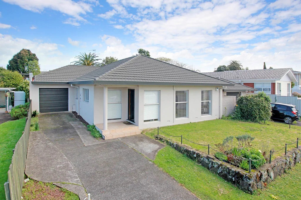 Spacious Family Home in a Sought-After Sunnyhi...