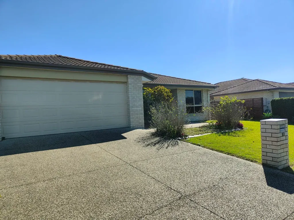 Beautiful 4 bedroom home in Augustus Estate!