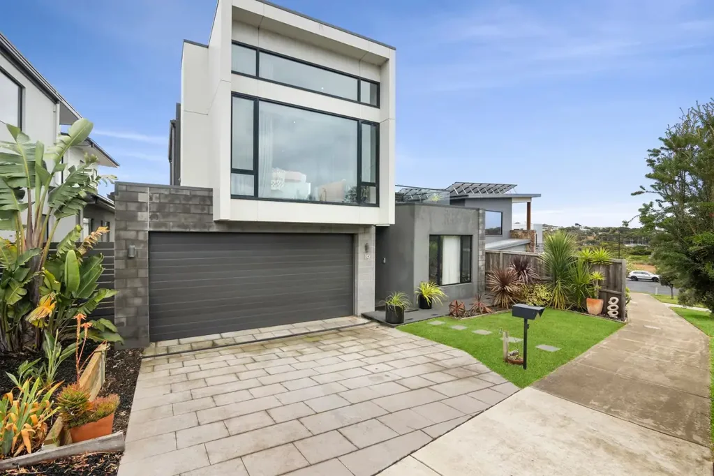 10 Great Ocean Road, Torquay, VIC 3228