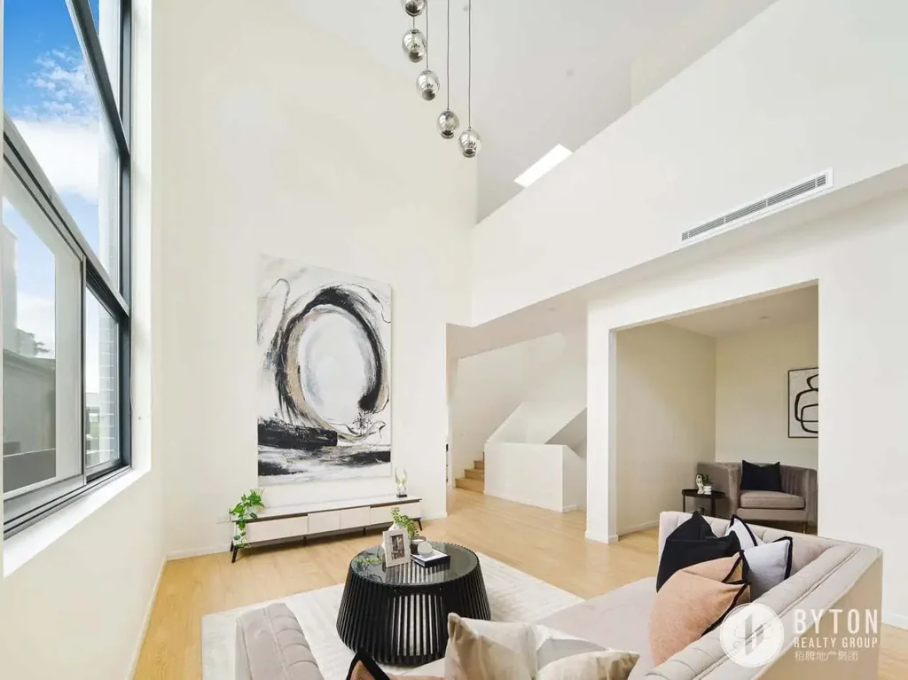Strathfield 5房 Strathfield中心双砖别墅 五卧两套房 宽敞三层设计 现代厨房 大型庭院 娱乐地下室 便利生活区 Spacious Oversized Double Brick Duplex with Basement