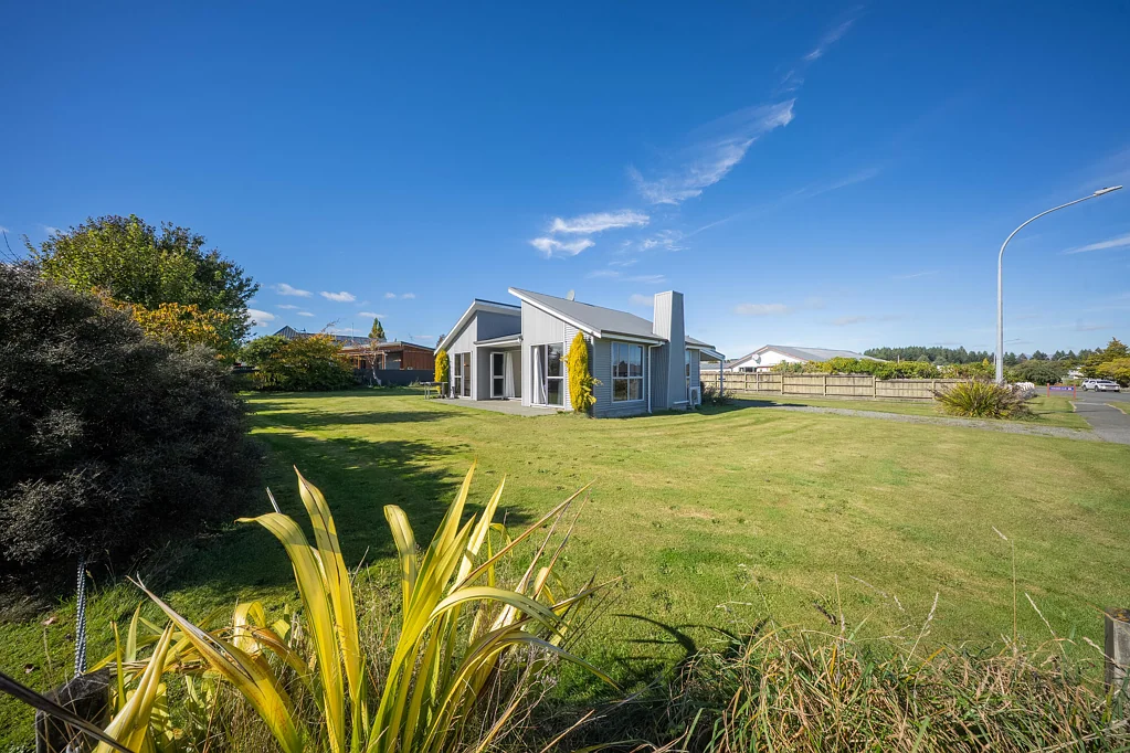 Te Anau 3房  North Facing Living With Mountain Views