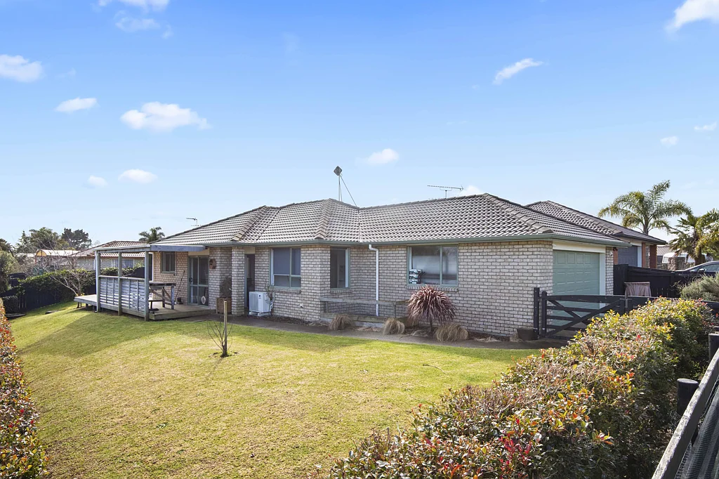 Waiuku 4ਬੈੱਡਰੂਮ Retire in Style! Designer living!