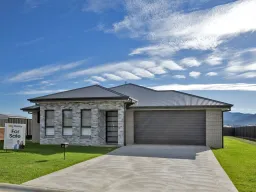 4 SEA EAGLE AVE, Moore Creek