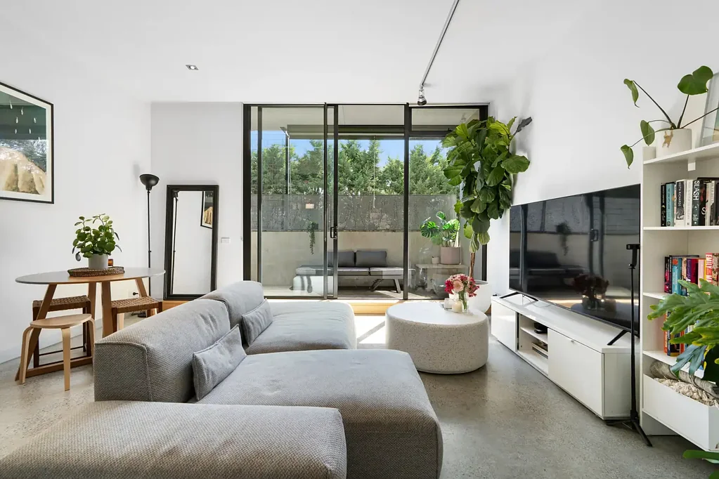 Contemporary One-Bedroom Apartment in the Heart of St Kilda