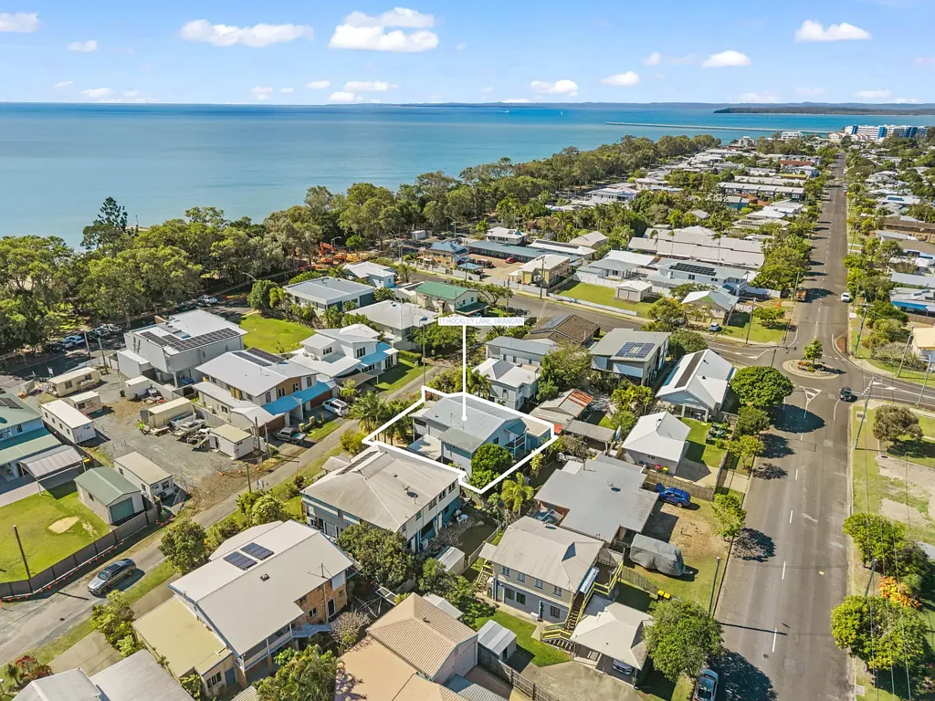 Urangan 4બેડરૂમ Coastal Character Just 150m From the Beach