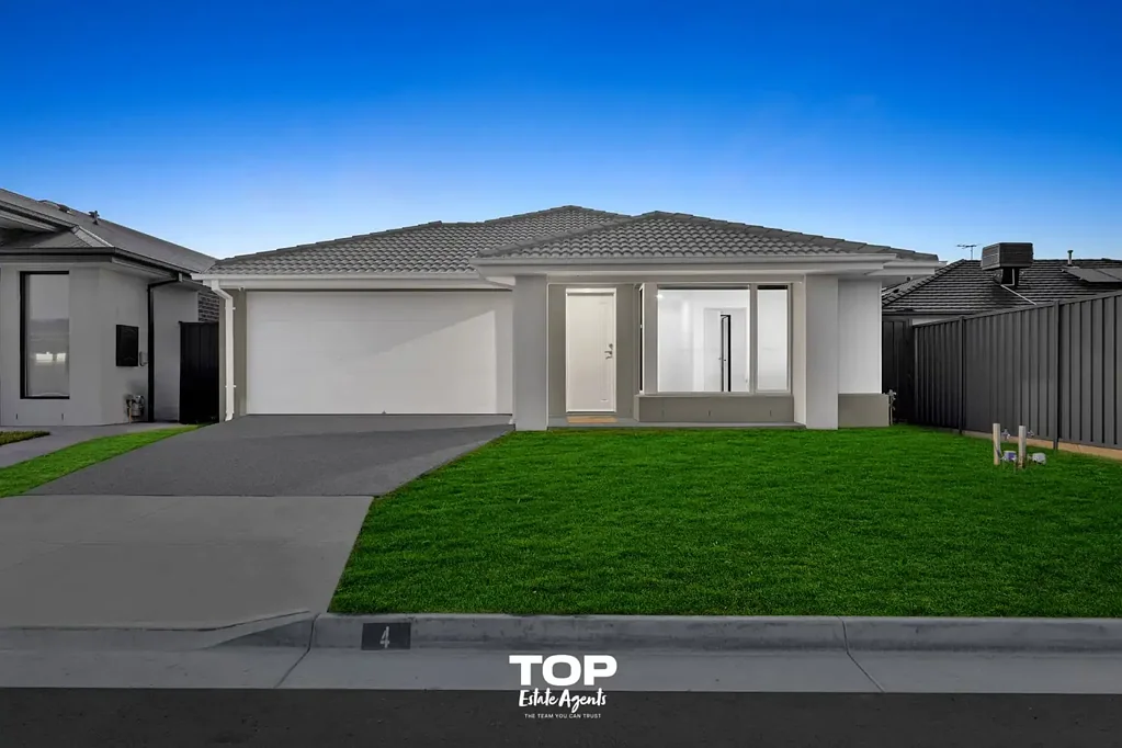 Clyde North 4침실 Brand-New Family Home in Orana Estate