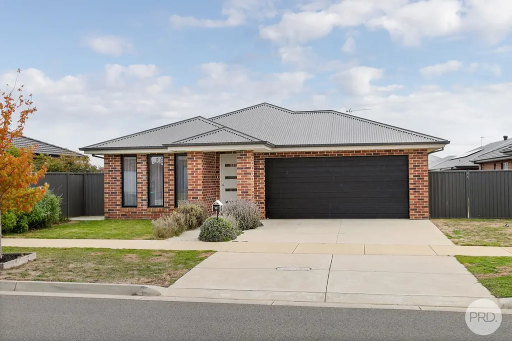 13 Lee Road, Lucas, VIC 3350