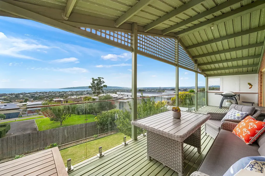 Dromana 3Zimmer Sensational views and future potential