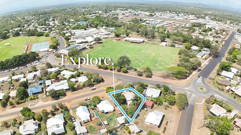 Mareeba 3 Slaapkamer HIGHSET 3 BED QLD-ER WITH GREAT POTENTIAL!