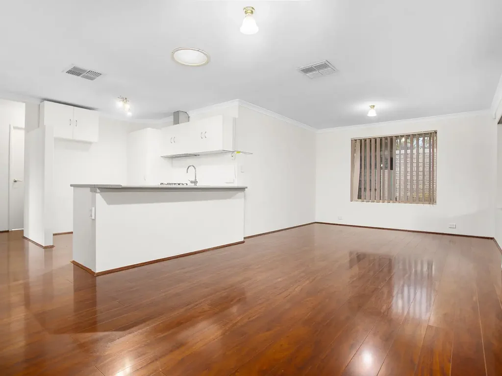 Spacious Wattle Grove Home Awaits