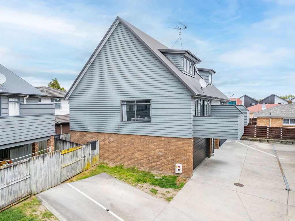 Hamilton East 5房  Spacious 194sqm Home, Zoned for HBHS & HGHS