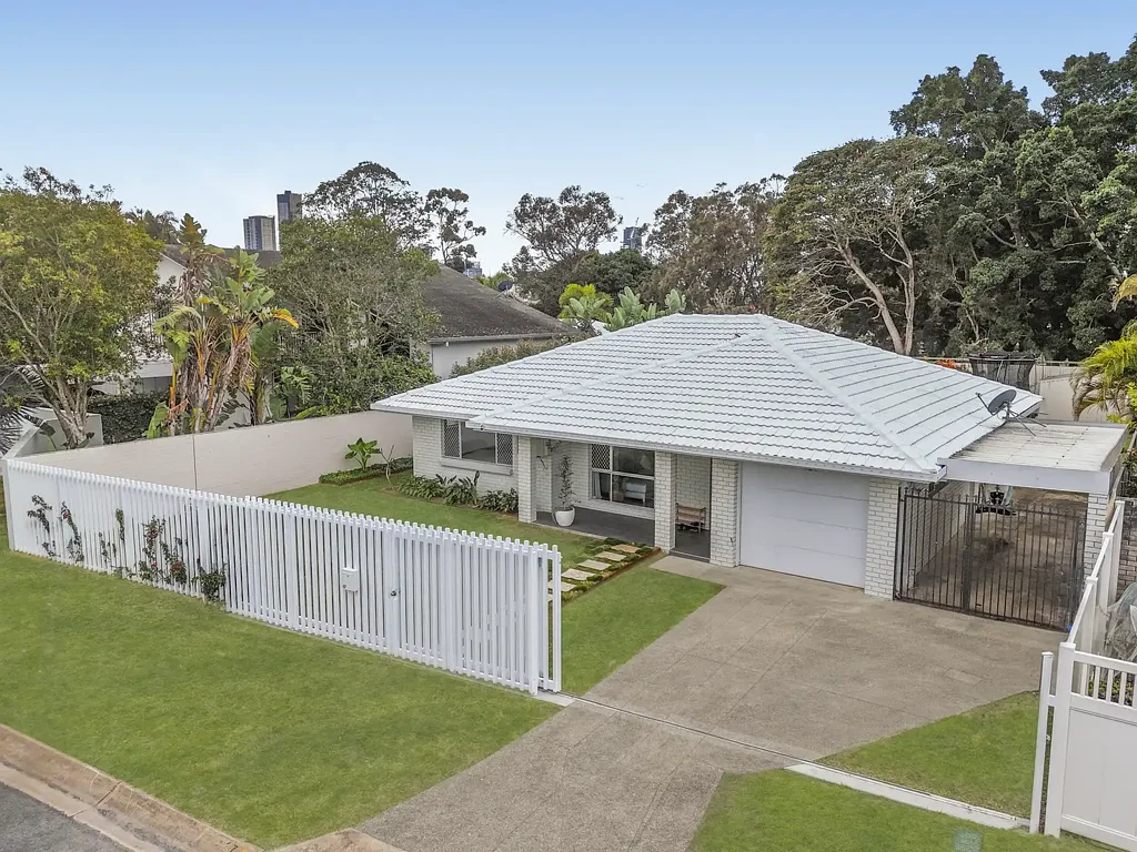 Mermaid Waters 4房  Modern Coastal Home Bordering Croker Park