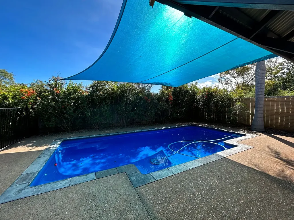 Family Treasure 4 x 2 + Pool