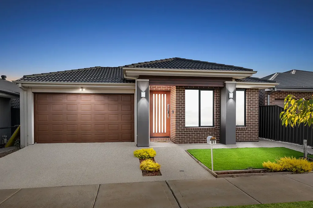 Rockbank 4 Bedroom High-end finishes & in the perfect location - Rockbank!