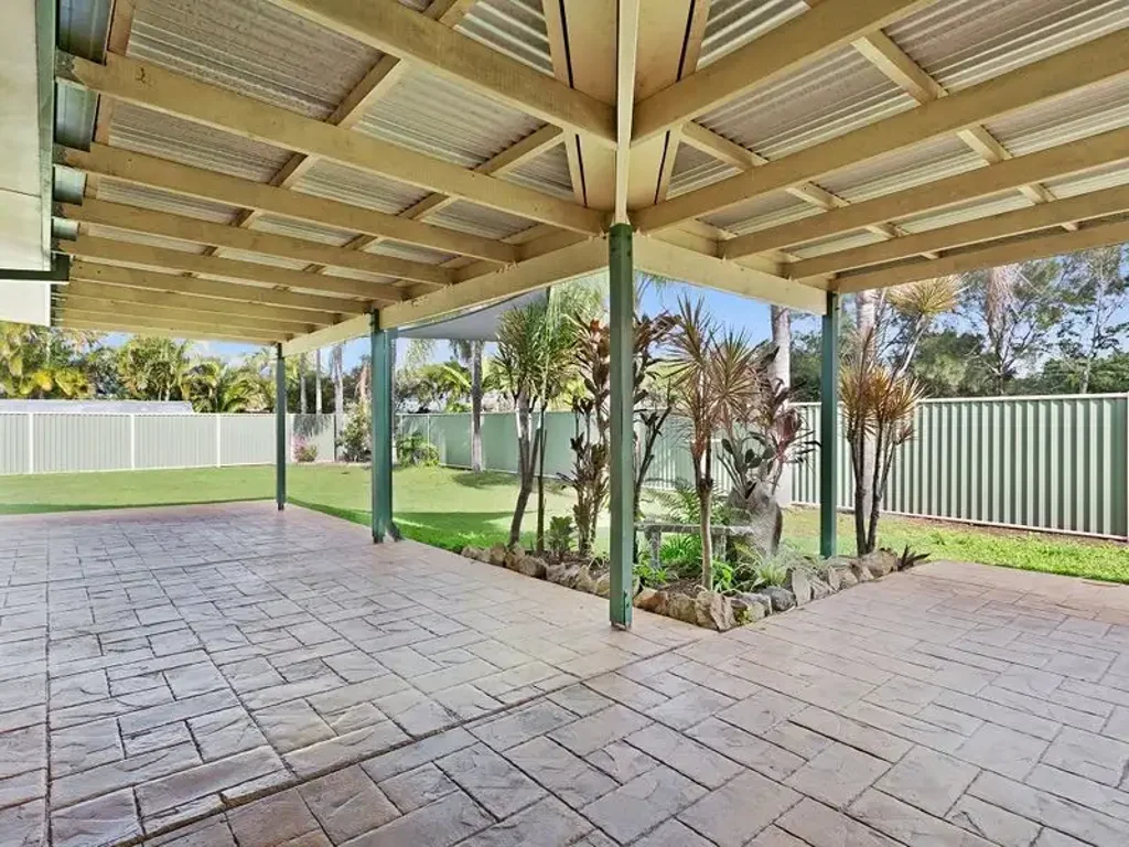 FAMILY HOME IN MONTEREY KEYS