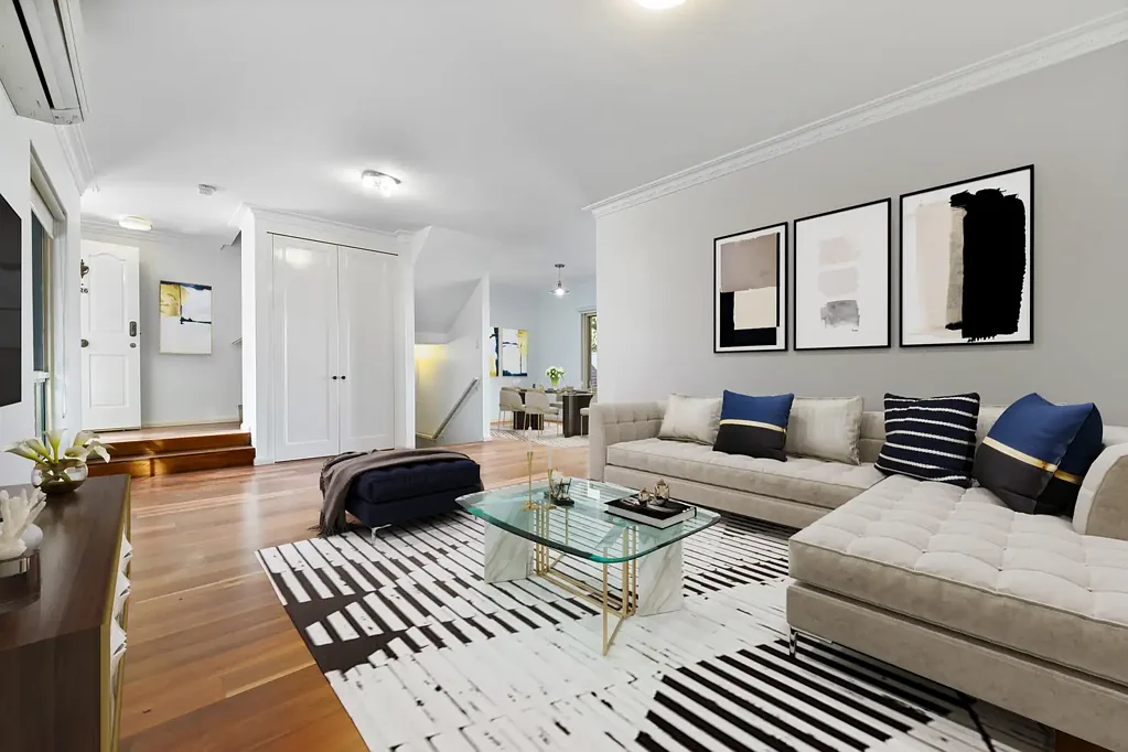 Three Bedroom Oversize Townhouse In Kingsford