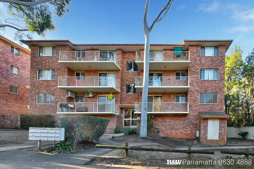 Westmead 2ਬੈੱਡਰੂਮ SPACIOUS UNIT CLOSE TO WESTMEAD SCHOOLS, HOSPITALS & TRANSPORT