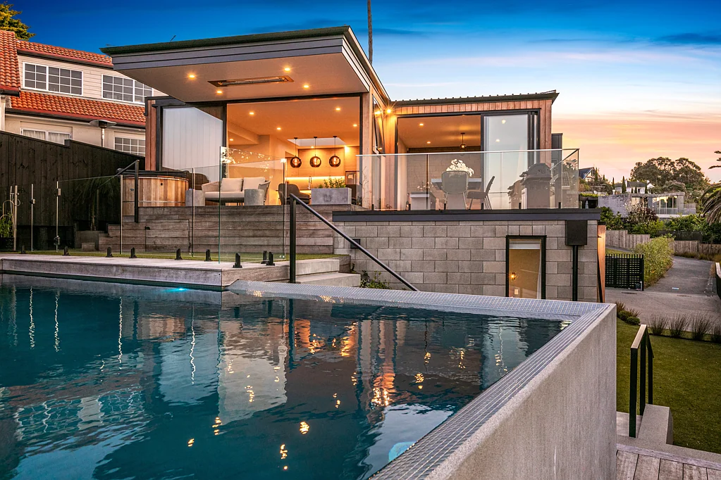 Orakei 4침실 Architectural, elevated, private - priced to sell!