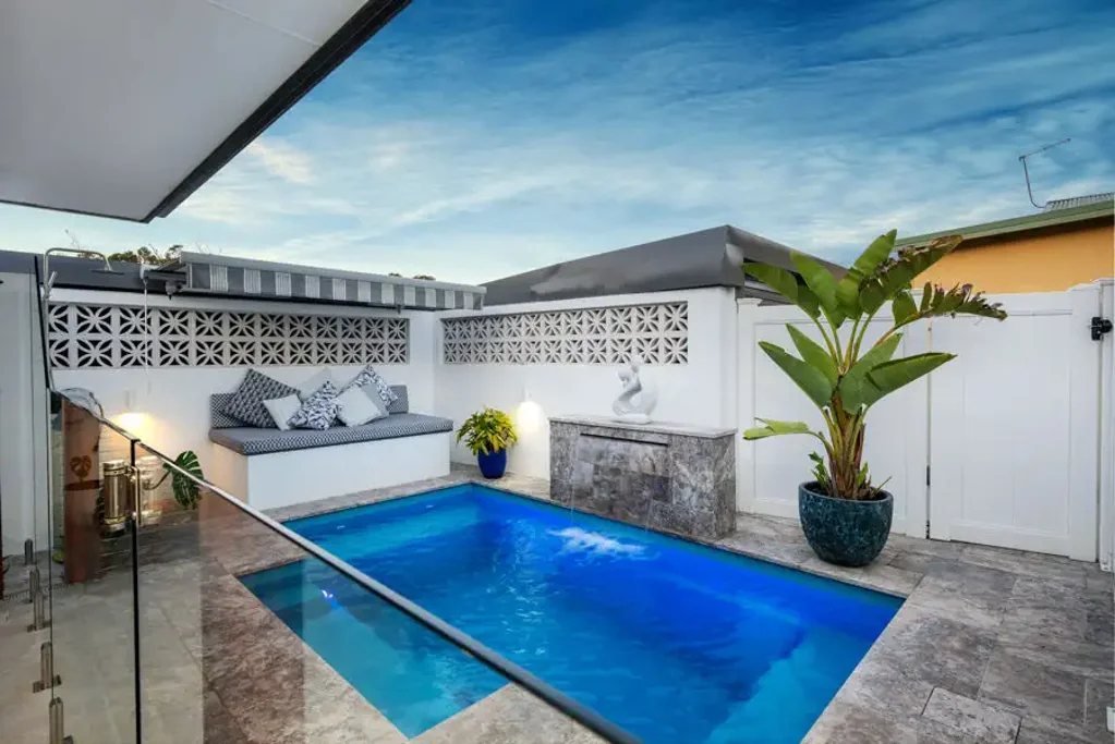 Corindi Beach 4Zimmer Rare Coastal Lifestyle on 1,068mÂ² with Purpose Built Shed & Dual Side Access