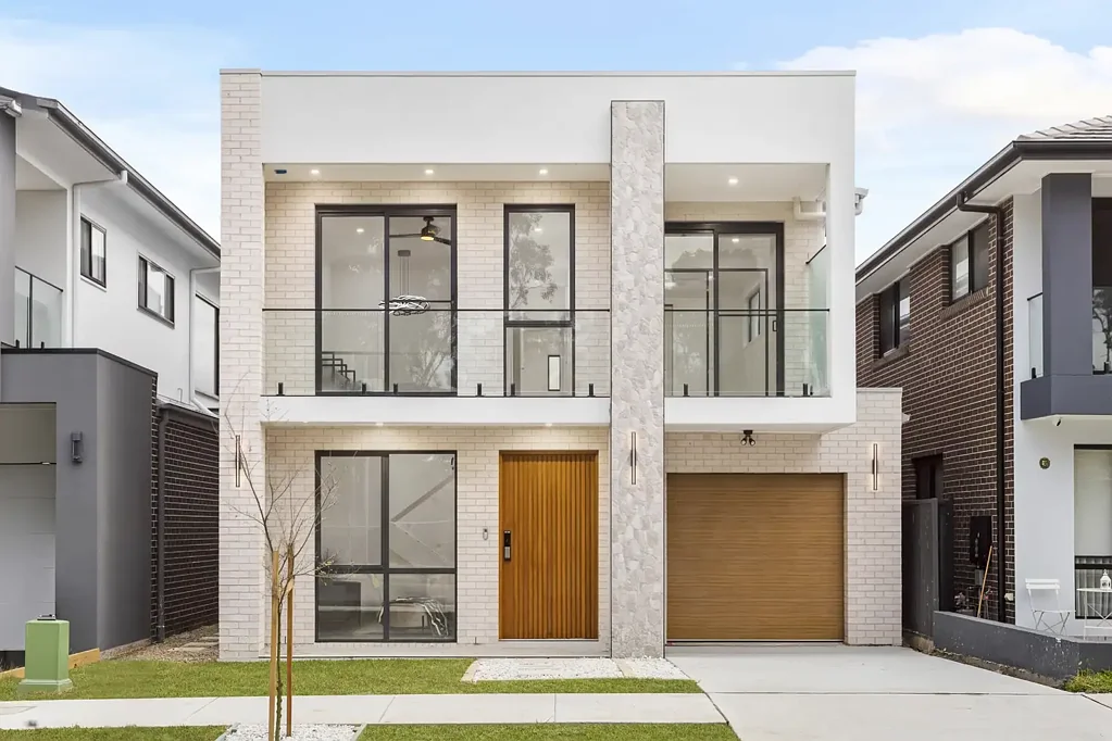 Schofields 6침실 Brand New, Custom Built home in the heart of Akuna Vista - Walking distance to Schofields Train Station!