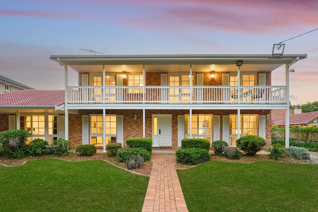 Turramurra 5غرفة نوم Elevated Lifestyle & Multi-Gen Living on Turramurra's East Side