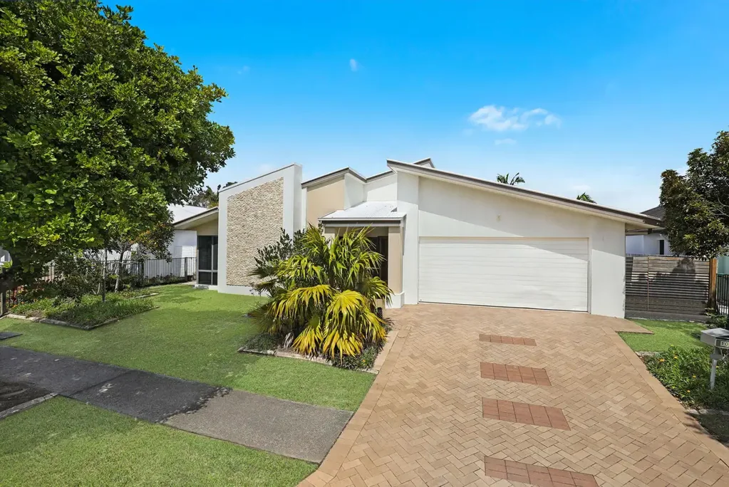 Fantastic Entertainer - Great location.