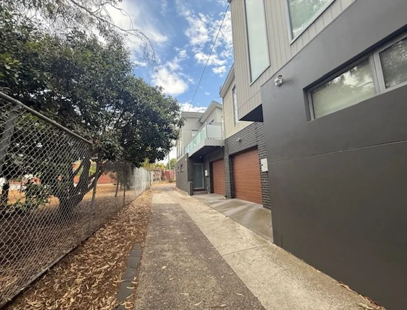 2/9 Clarence Street, Brunswick East, North Melbourne, 2 침실, 1 욕실, Townhouse