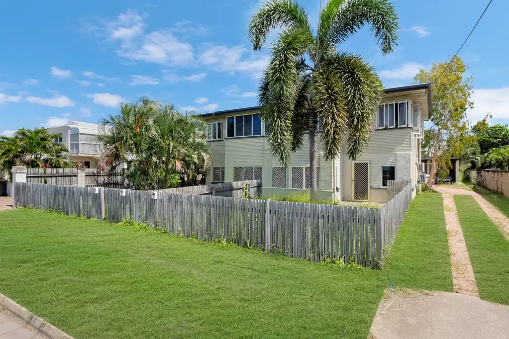 Rosslea 6 Slaapkamer Prime Rosslea Investment Opportunity – Triple Income Stream on 1012m2.