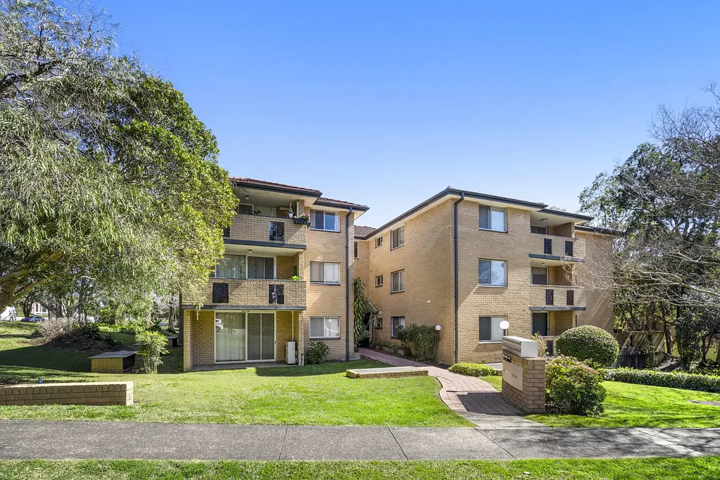 Caringbah 2房 顶层生活与便利 Top-Floor Lifestyle and Convenience
