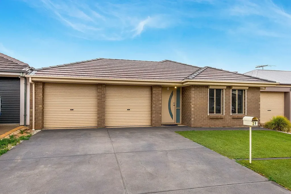 3 Bedroom 2 Bathroom home.  Low maintenance courtyard residence in peaceful cul-de-sac.