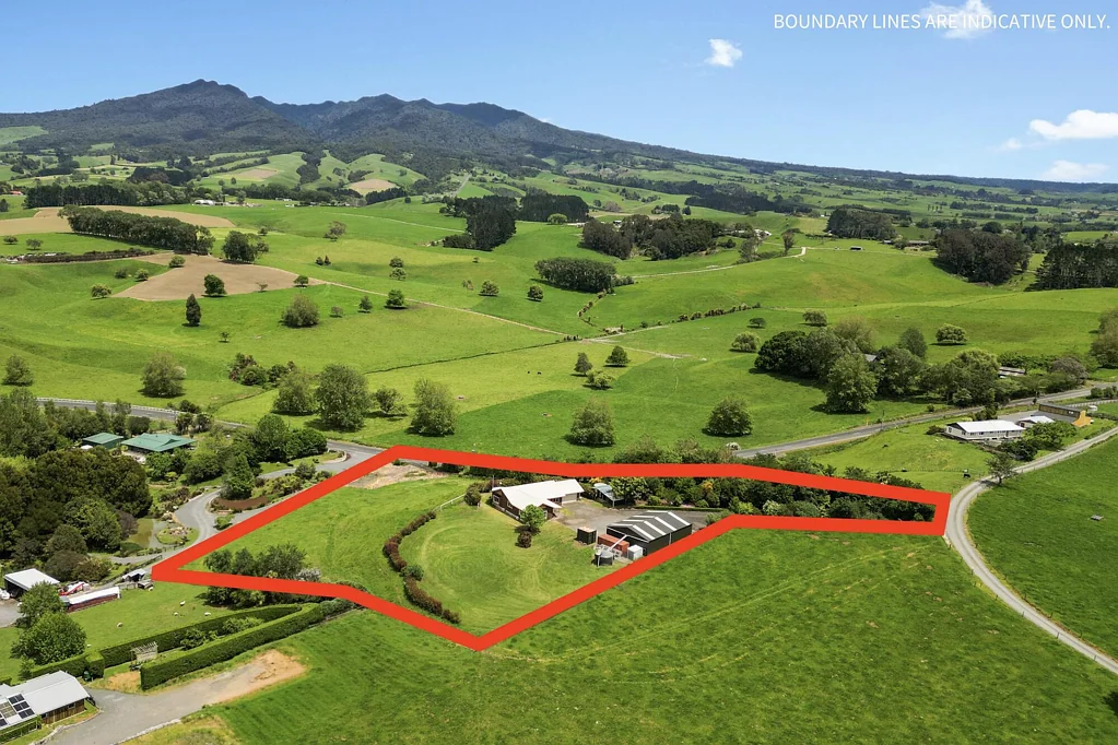 Te Pahu  Lifestyle Living with the Ultimate Workshop!