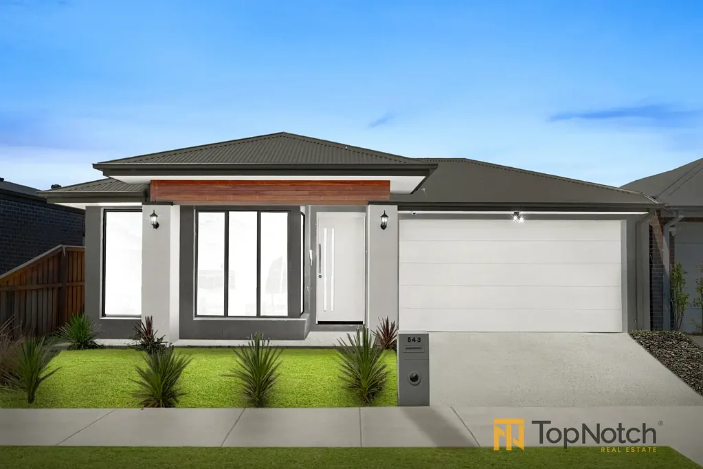2 Masters | 3 Bathrooms |Close to Hume grammar School