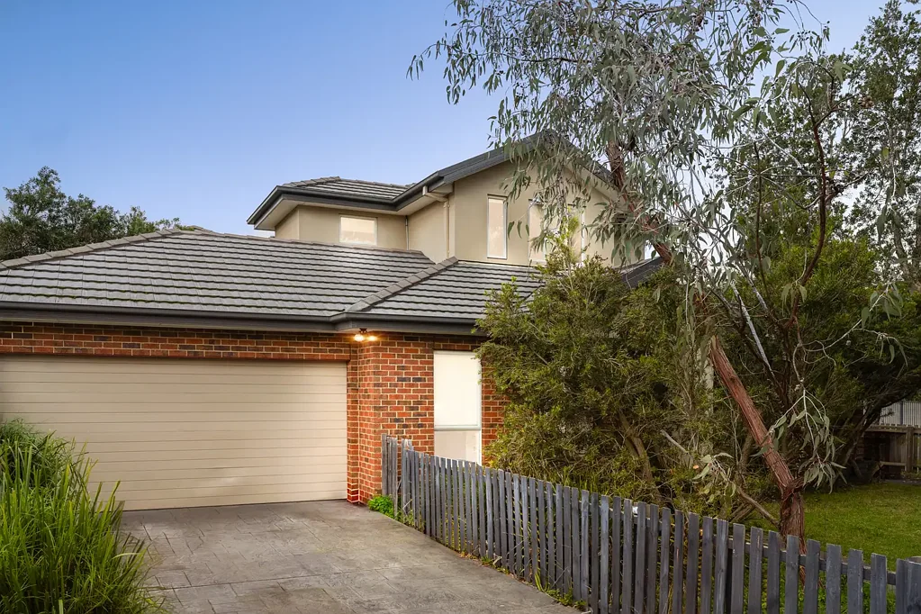 Mount Waverley 3Zimmer Spacious, Low-Maintenance Living in a Premier Mount Waverley Setting