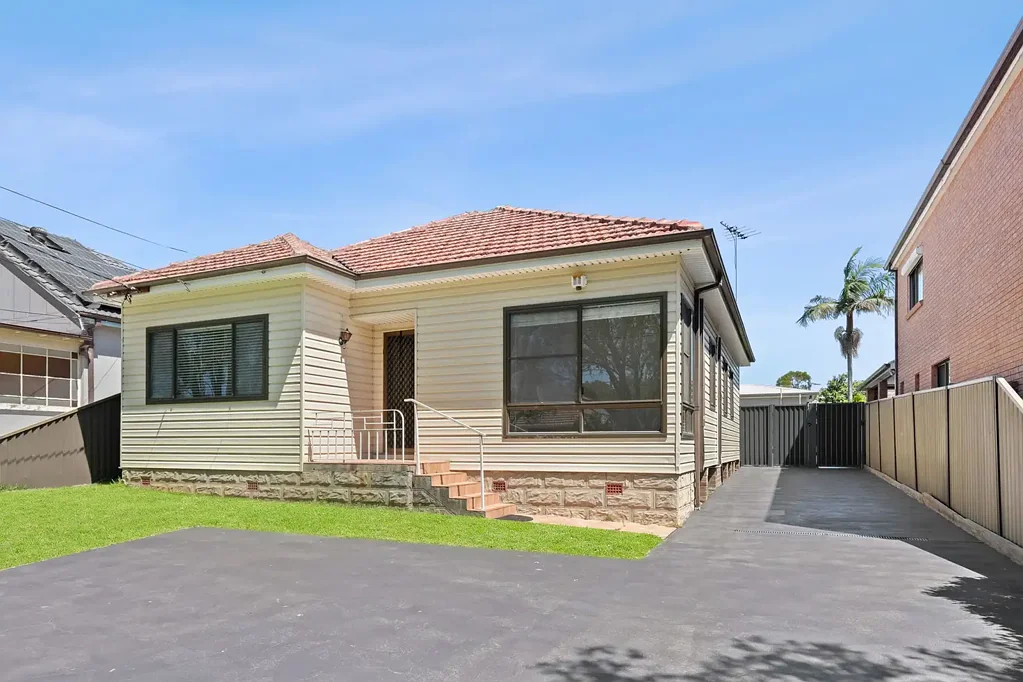 18 Mimosa Road, Greenacre, NSW 2190