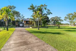 273 Roberts Creek Road, Woodford Island