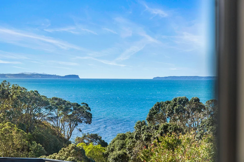Murrays Bay 3બેડરૂમ A coastal classic with exceptional sea views