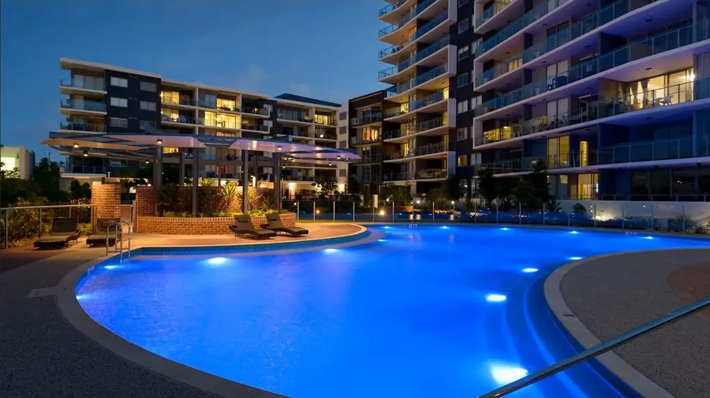 Immaculately presented apartment in the heart of West End