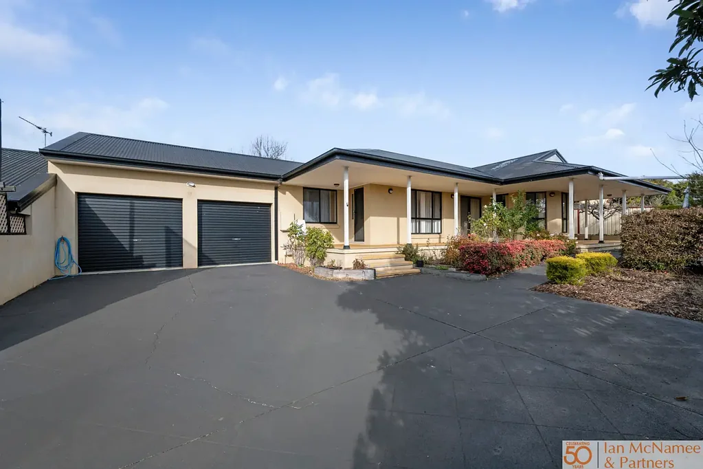 Spacious 3-Bedroom Duplex in an Ideal Location