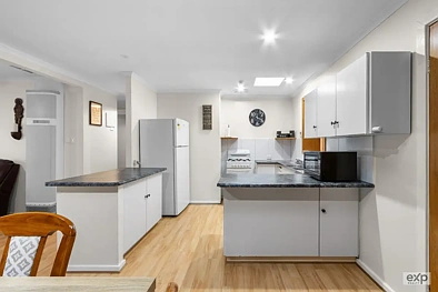 11 Illalong Crescent, Munno Para, SA 5115, 3 slaapkamers, 1 badkamers, House