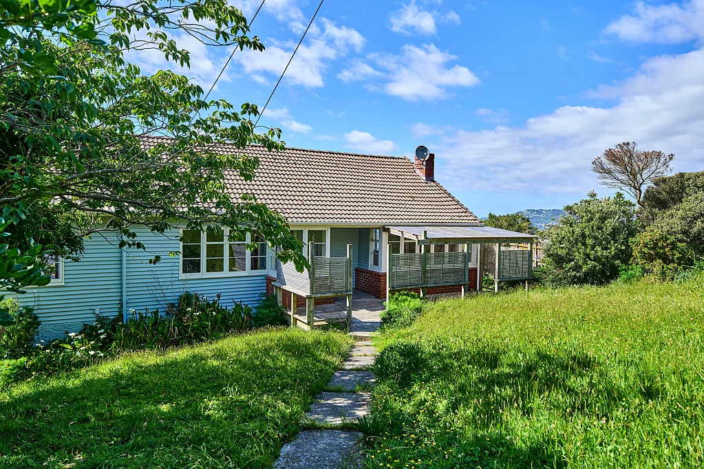 Khandallah 3ਬੈੱਡਰੂਮ Opportunity not just knocks - It pounds